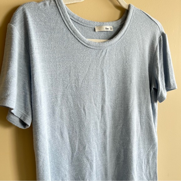 LAST CALL!! Aritzia super soft t shirt - Picture 3 of 3